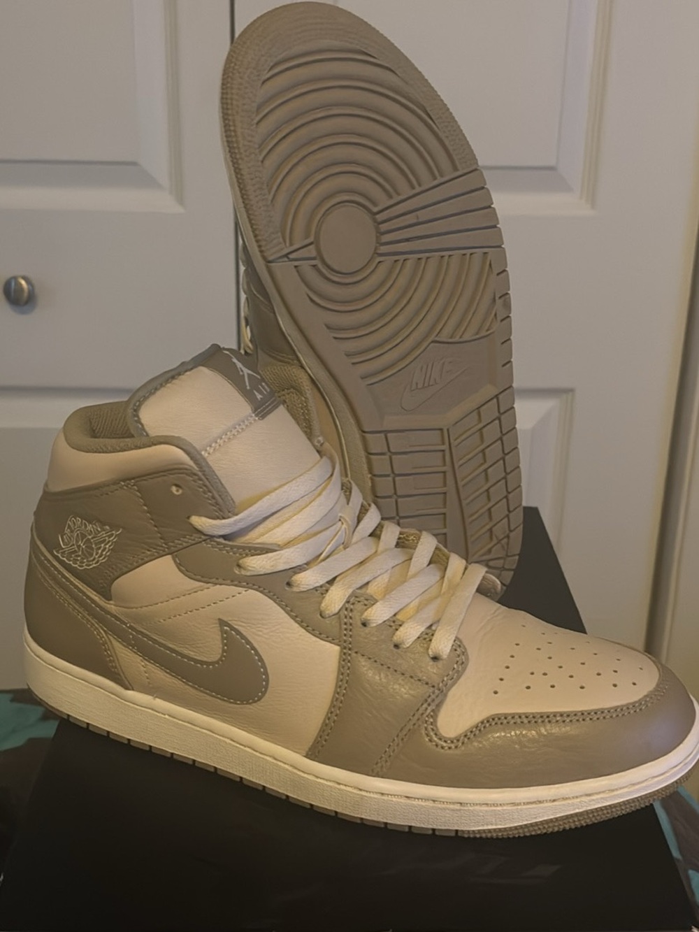 Nike Air Jordan 1 Mid Legend LT Brown/White - Men's US 12